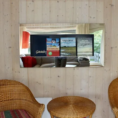 Ferienhaus-mit-grossen-fensterfronten-terrasse-und-viel-licht Feriehus *