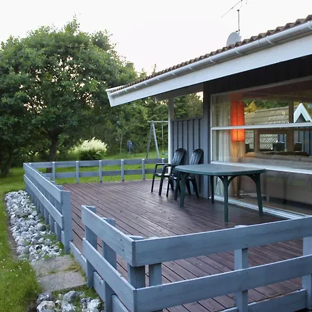 Ferienhaus-mit-grossen-fensterfronten-terrasse-und-viel-licht Ebeltoft